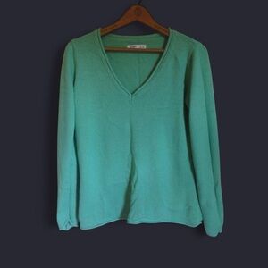 SOLD! Old Navy Green V Neck Long Sleeve Sweater